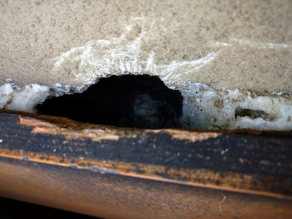 壁の削害での内部経路